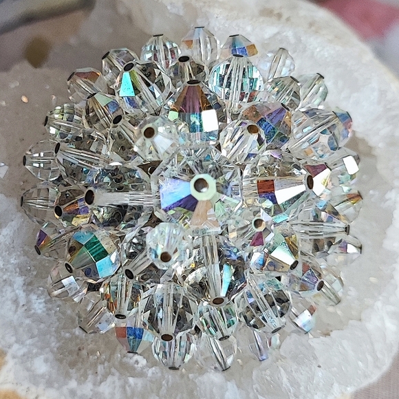 Clear Aurora Borealis Bicone Crystal Large Silver Tone Round Vintage Brooch EUC - Picture 10 of 11